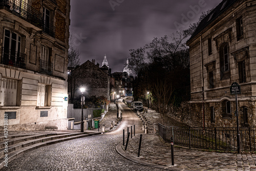 Fototapeta Naklejka Na Ścianę i Meble -  Montmartre street with Sacre Coeur church, Paris, France