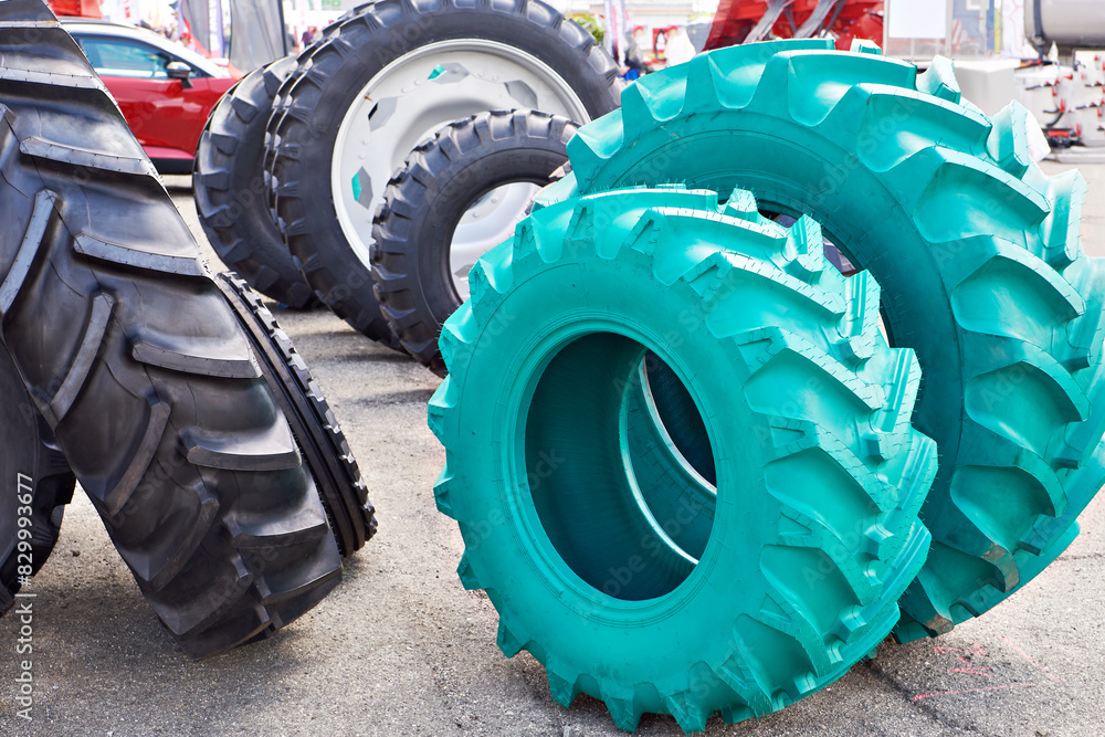 Rubber tire green and black for tractor agriculture