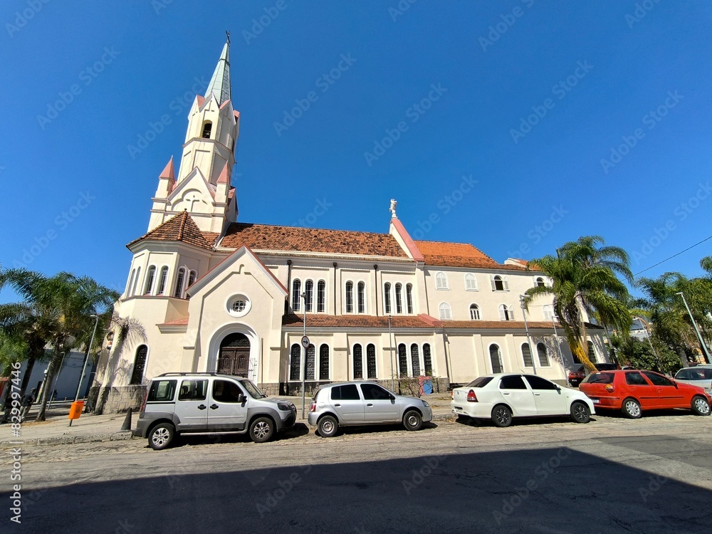 Obraz premium Rio de Janeiro, RJ, Brazil, 05/22/2024 - Facade and interior of the Saint Christopher Parish, Catholic church erected in 1856 in São Cristóvão (Saint Christopher) district
