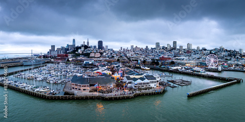 Obraz na plátně Aerial View of Fisherman's Wharf and San Francisco Skyline at Dusk