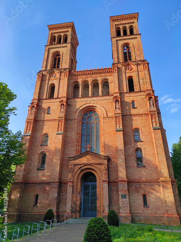 Obraz na płótnie The church of St. Thomas (German: Thomaskirche), Protestant church in the Kreuzberg district of Berlin, Germany. Built between 1865 and 1869 w salonie