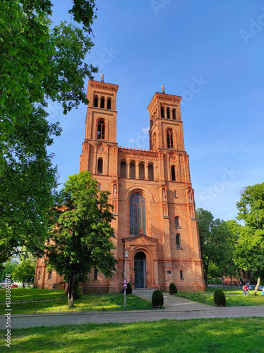 Obraz na płótnie The church of St. Thomas (German: Thomaskirche), Protestant church in the Kreuzberg district of Berlin, Germany. Built between 1865 and 1869 w salonie