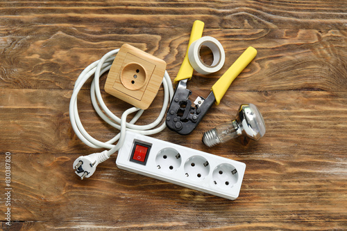 Electrician's tools, light ...