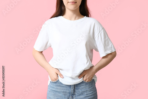 Pretty young woman in styli...