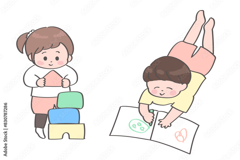 屋内遊びをする幼児の男の子と女の子