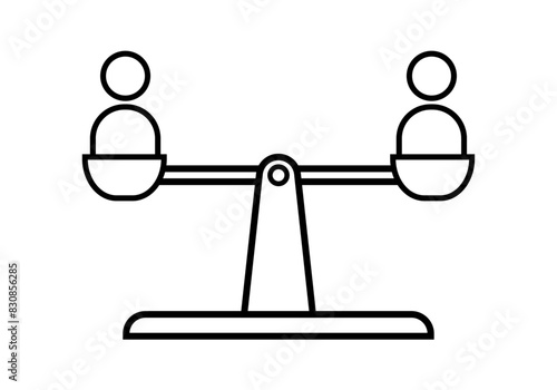 Icono negro de balanza en equilibrio entre personas
