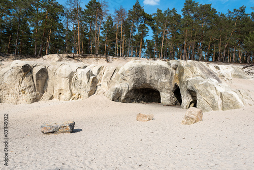Große Sandhöhlen im Heers im Harz
