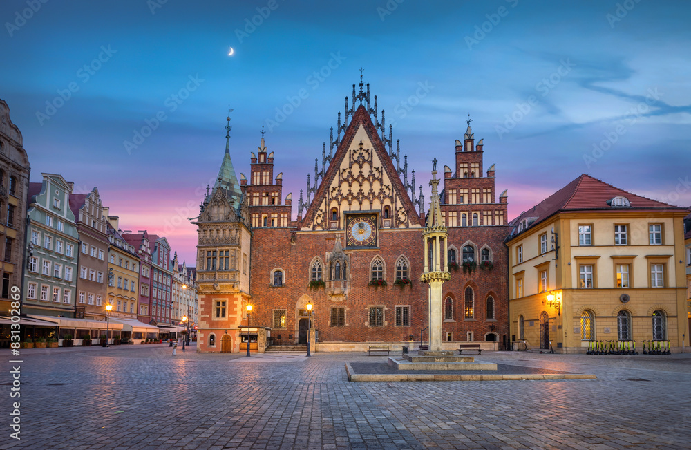 Fototapeta premium Wroclaw, Poland. View of historic gothic Town Hall at dusk (HDR-image)