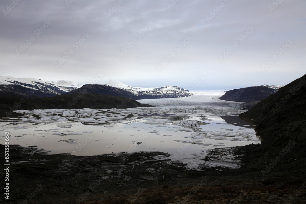 Landschaftsbild auf Island am Hoffelsjökull, Gletschersee Landschaftsbild auf Island am Hoffelsjökull, Gletschersee