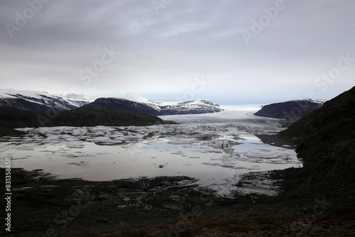 Wallpaper Mural Landschaftsbild auf Island am Hoffelsjökull, Gletschersee Torontodigital.ca