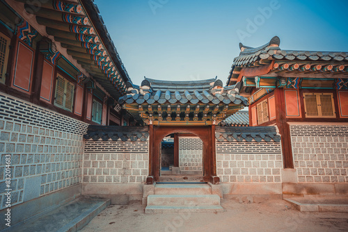 Obraz na płótnie the side doors and walls of Gyeongbokgung Palace w salonie