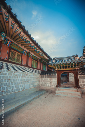 Obraz na płótnie the side the side doors and walls of Gyeongbokgung Palacedoors and walls of Gyeongbokgung Palace w salonie