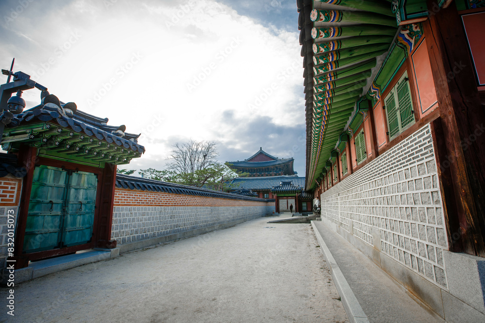 the side doors and walls of Gyeongbokgung Palace