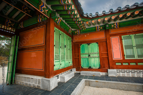 Obraz na płótnie the side doors and walls of Gyeongbokgung Palace w salonie