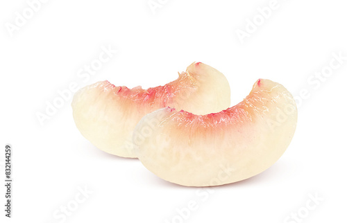 カットした桃のイラスト リアル 白バック