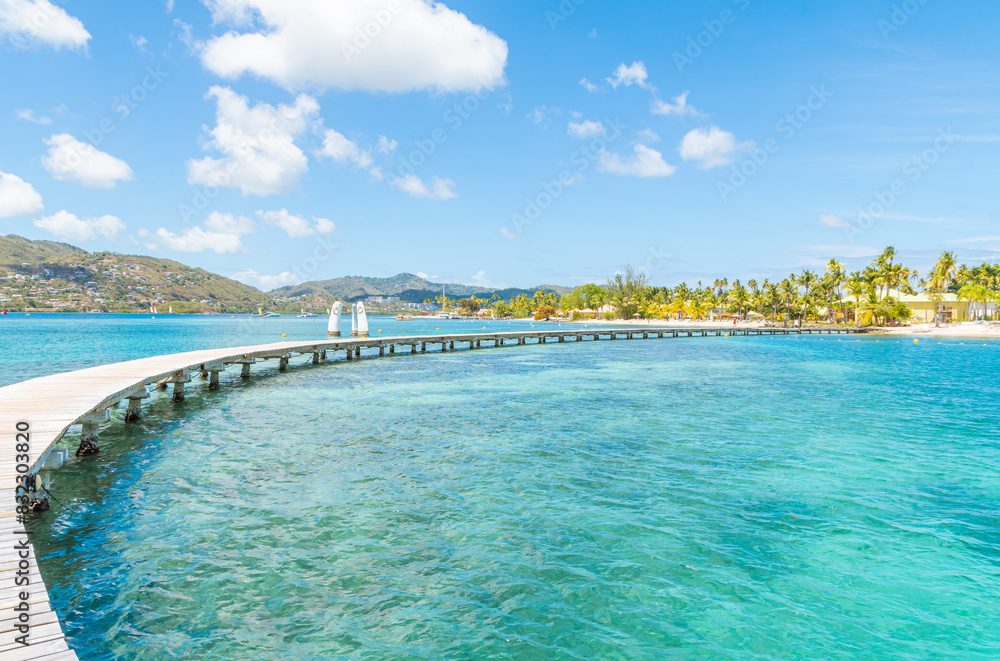 Ponton en bois de la plage des boucaniers à la Pointe Marin à Sainte Anne, Martinique, Antilles Françaises. Ponton en bois de la plage des boucaniers à la Pointe Marin à Sainte Anne, Martinique, Antilles Françaises.