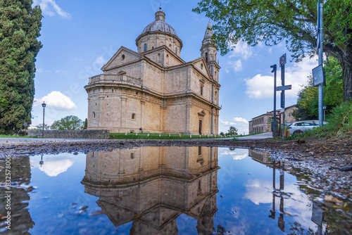 Bilde på lerret Sanctuary of the Madonna di San Biagio view in Montepulciana of Italy