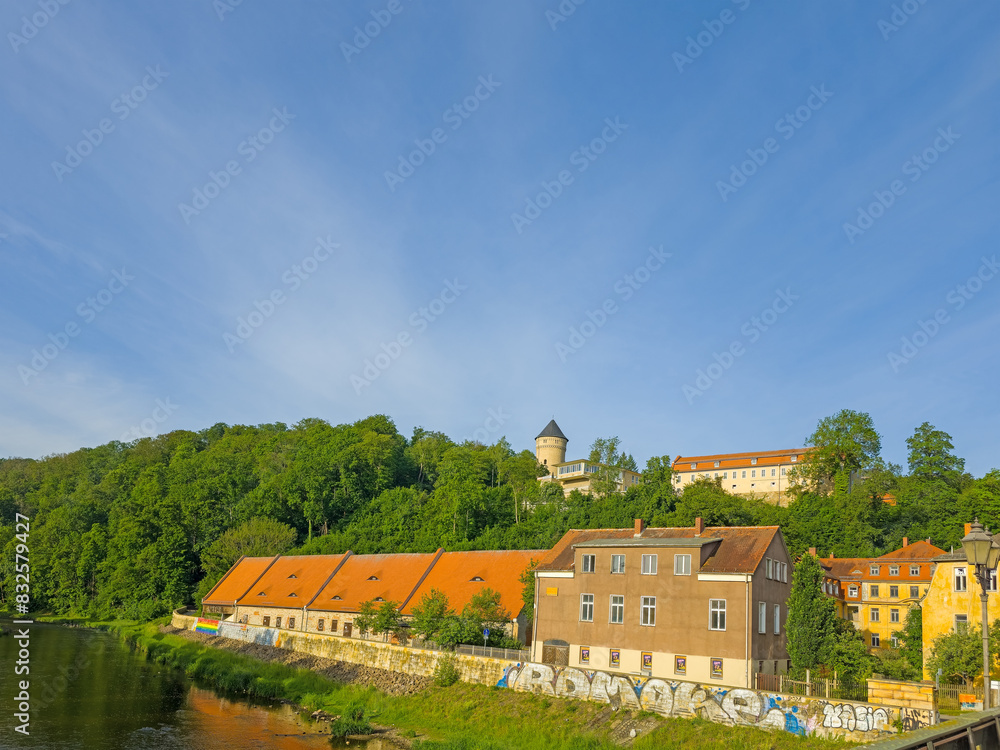 Gera-Untermhaus, Blick auf den Hainberg mit dem Bergfried vom ehemaligen Schloss Osterstein Gera-Untermhaus, Blick auf den Hainberg mit dem Bergfried vom ehemaligen Schloss Osterstein