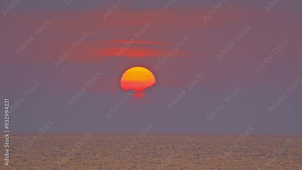 The sun was setting down on the sea,painting the sky with golden hues of sunset.
The sun was setting down on the sea,painting the sky with golden hues of sunset.