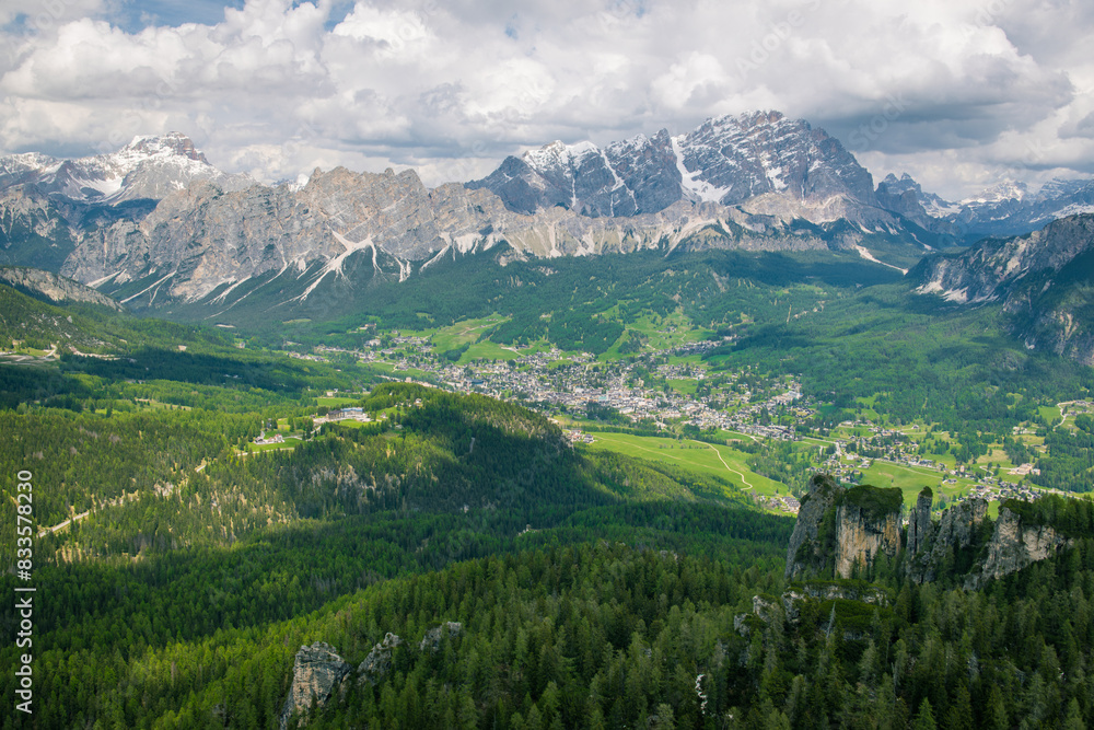 Fototapeta premium The Italian Alps, a majestic mountain range spanning the northern regions of Italy, are renowned for their breathtaking landscapes, diverse ecosystems, and vibrant cultural heritage.