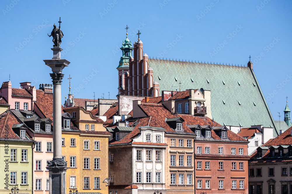 Kolumna Zygmunta na tle kamienic Warszawa Stare Miasto Kolumna Zygmunta na tle kamienic Warszawa Stare Miasto