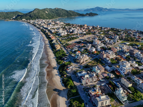 Praia de Mariscal e Canto Grande em Bombinhas - SC - Brasil 