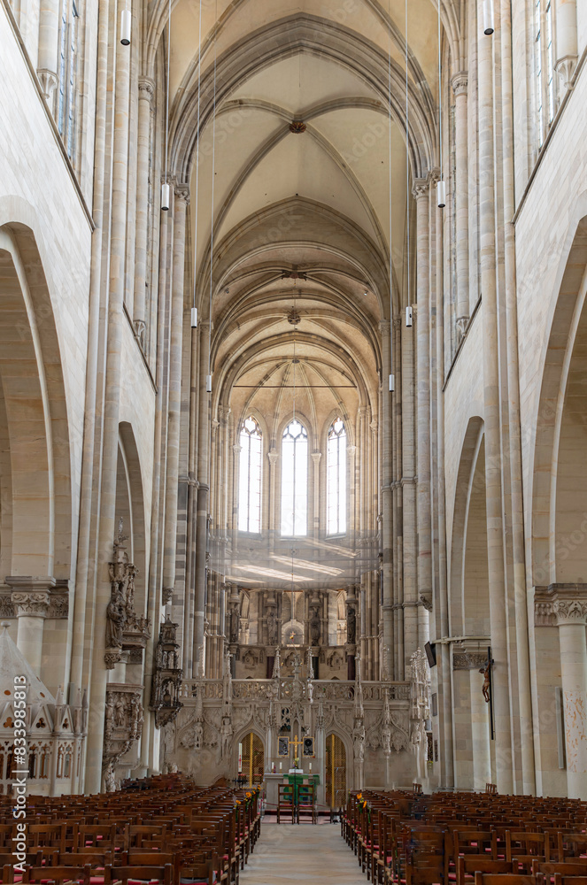 Obraz premium Magdeburg Cathedral (German: Magdeburger Dom), officially called the Cathedral of Saints Maurice and Catherine, is a Protestant cathedral in Germany and the oldest Gothic cathedral in the country