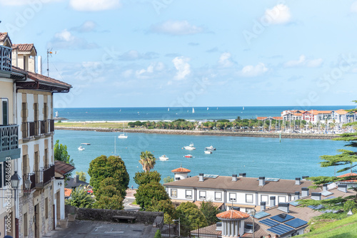 Canvas-taulu Panoramic view of the touristic village on the coast of Gipuzkoa Hondarribia and
