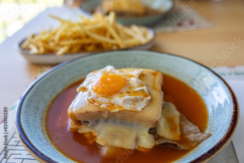 Obraz na płótnie Francesinha - Sandwich - Porto w salonie