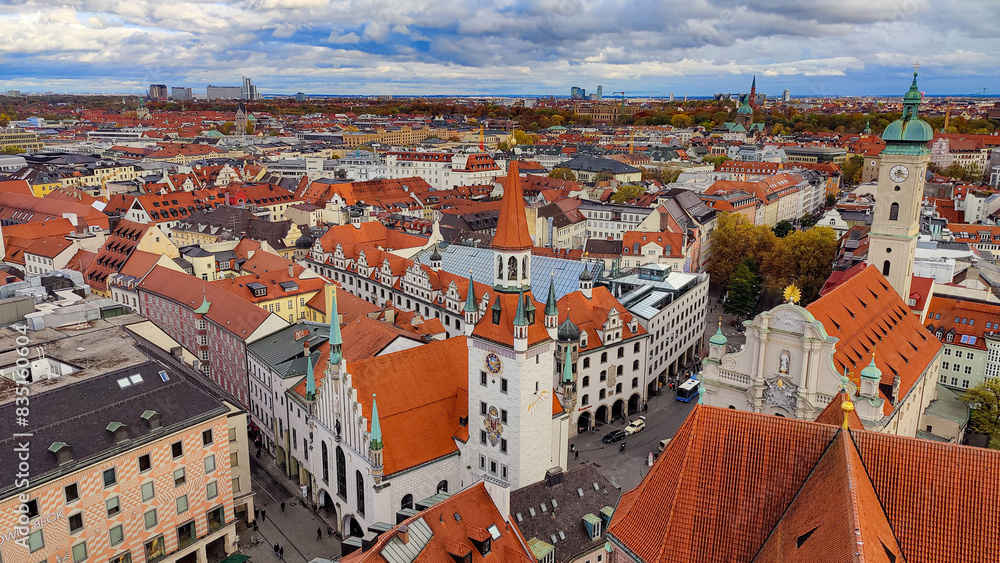 Obraz premium City centre of Munich seen from above with panorama view