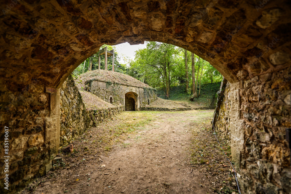 Obraz premium Vaulted passage in a barrack of the Fort de Sucy (