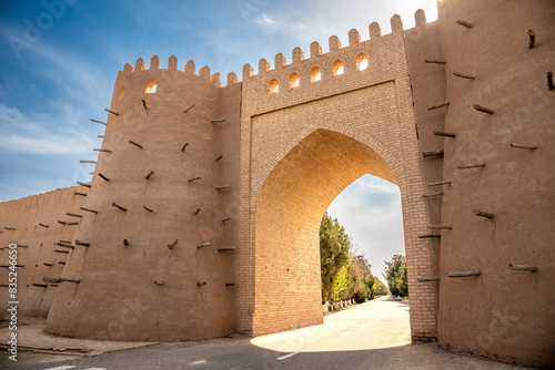 Alte Stadtmauer von Termez, Usbekistan photo