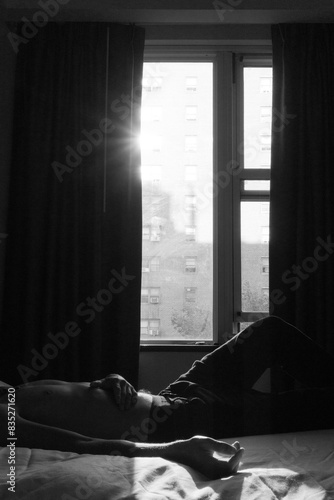Εκτύπωση καμβά person laying on hotbed
