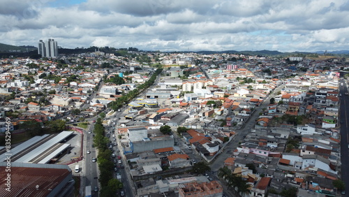 Avenida perimetral na cidade de Mogi das Cruzes, SP, Brasil