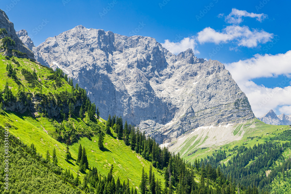 Landschaft im Rißtal nahe der Eng Alm in Österreich Landschaft im Rißtal nahe der Eng Alm in Österreich