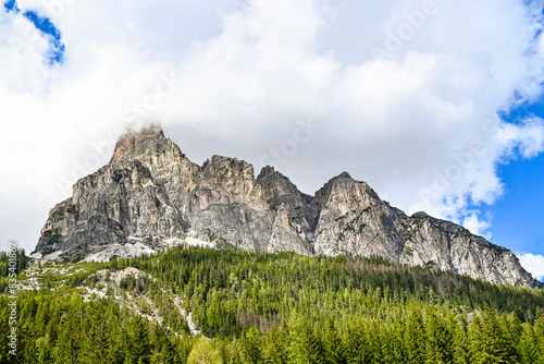 Dolomiten, Corvara, Alta Badia, Dorf, Sassongher, Sellaronda, Sellagruppe, Sellastock, Val Gardena, Grödnerjoch, Berge, Wanderweg, Südtirol, Frühling, Sommer, Italien photo