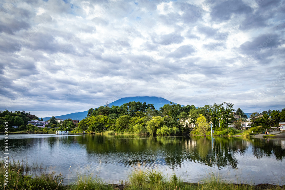 mount fuji covered in clouds, kawaguchi lake, early morning, kawaguchiko, japan, iconic, reflection mount fuji covered in clouds, kawaguchi lake, early morning, kawaguchiko, japan, iconic, reflection