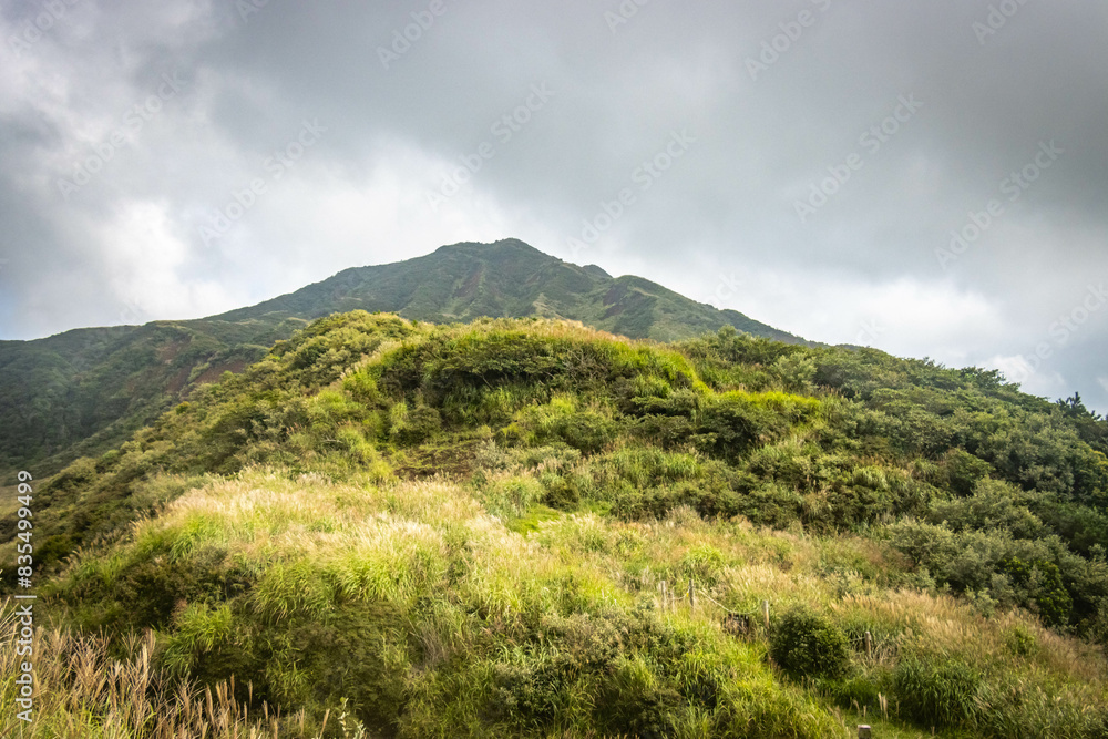 Obraz premium Mount Eboshi, Eboshidake Near Mount Aso, Kyushu, volcano, caldera, mountains, hike, trekking