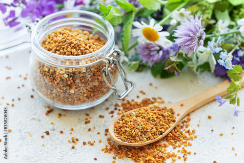 Healthy bee pollen grains