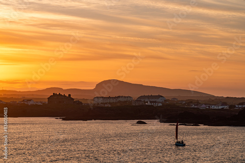 Fototapeta Naklejka Na Ścianę i Meble -  Sunset walking around Trearddur bay Anglesey