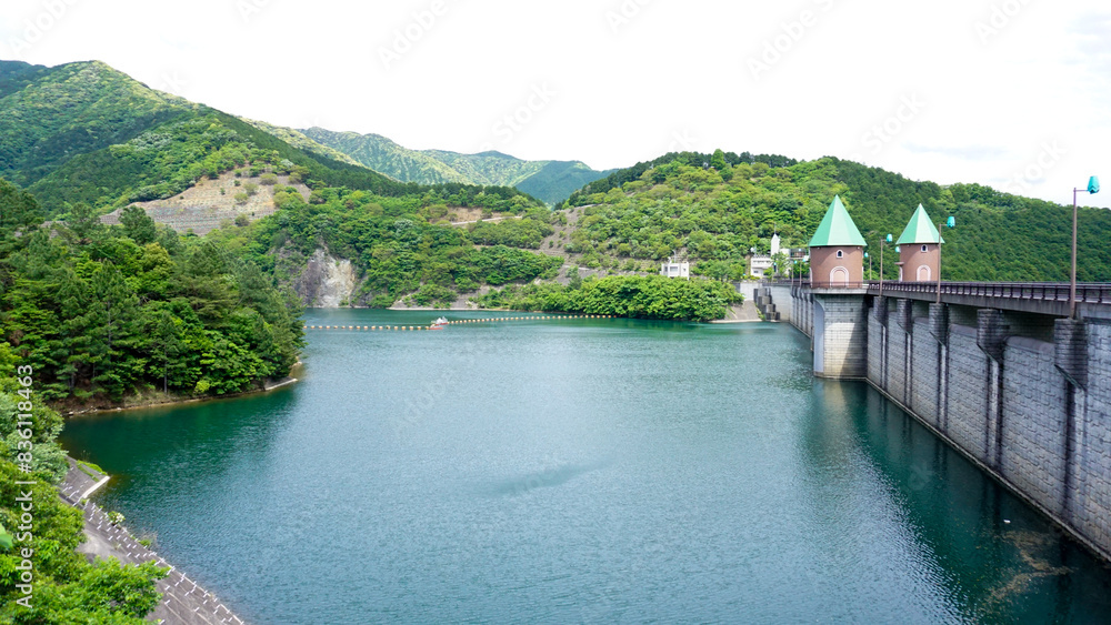 Fototapeta premium 福岡県糟屋郡篠栗町の鳴淵ダム