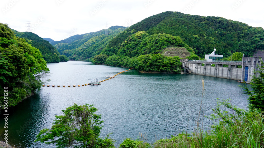 Fototapeta premium 福岡県宮若市犬鳴の犬鳴ダム