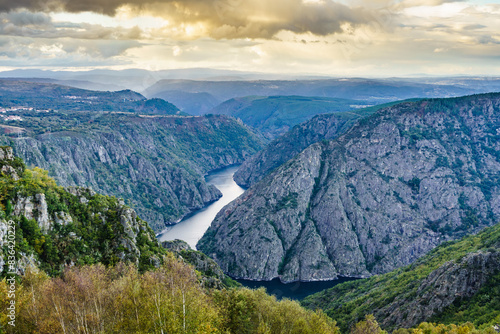 Fotografija Mountain view. River Sil Canyon in Galicia Spain