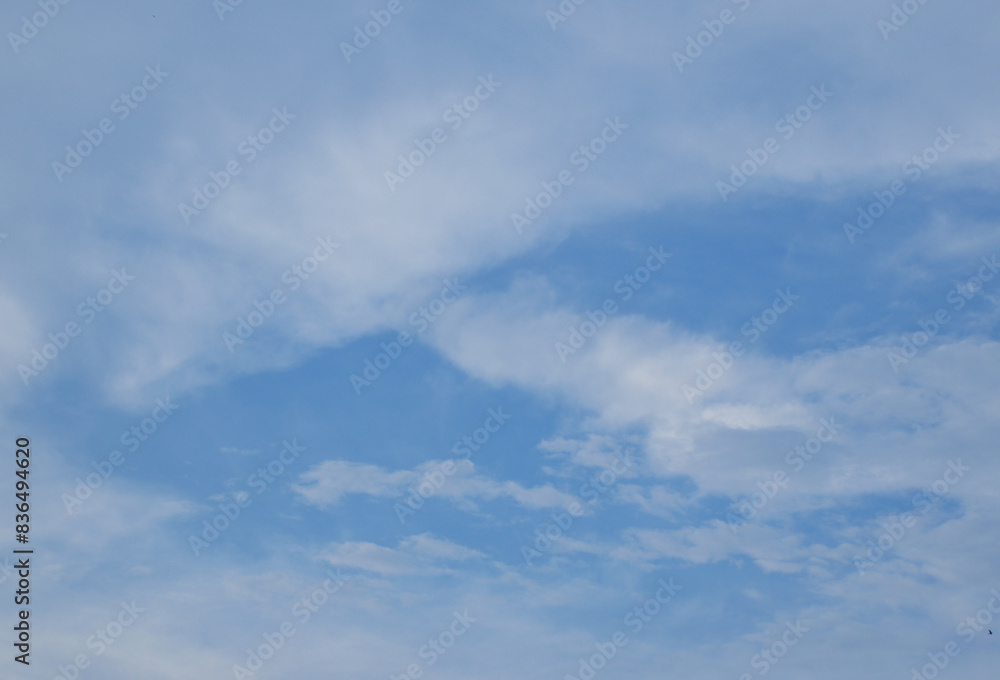 Obraz premium beautiful clouds with blue sky background.