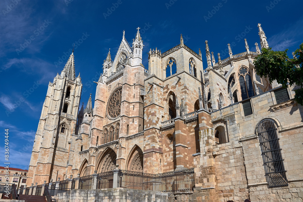 Fototapeta premium Impressive Gothic cathedral in the city of Leon