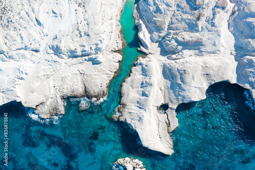 Obraz na płótnie White chalk cliffs in Sarakiniko, Milos island, Cyclades, Greece w salonie