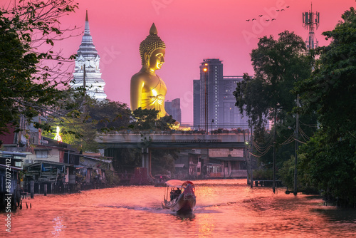Bild auf Leinwand Wat Paknam In Sunset (Bangkok)