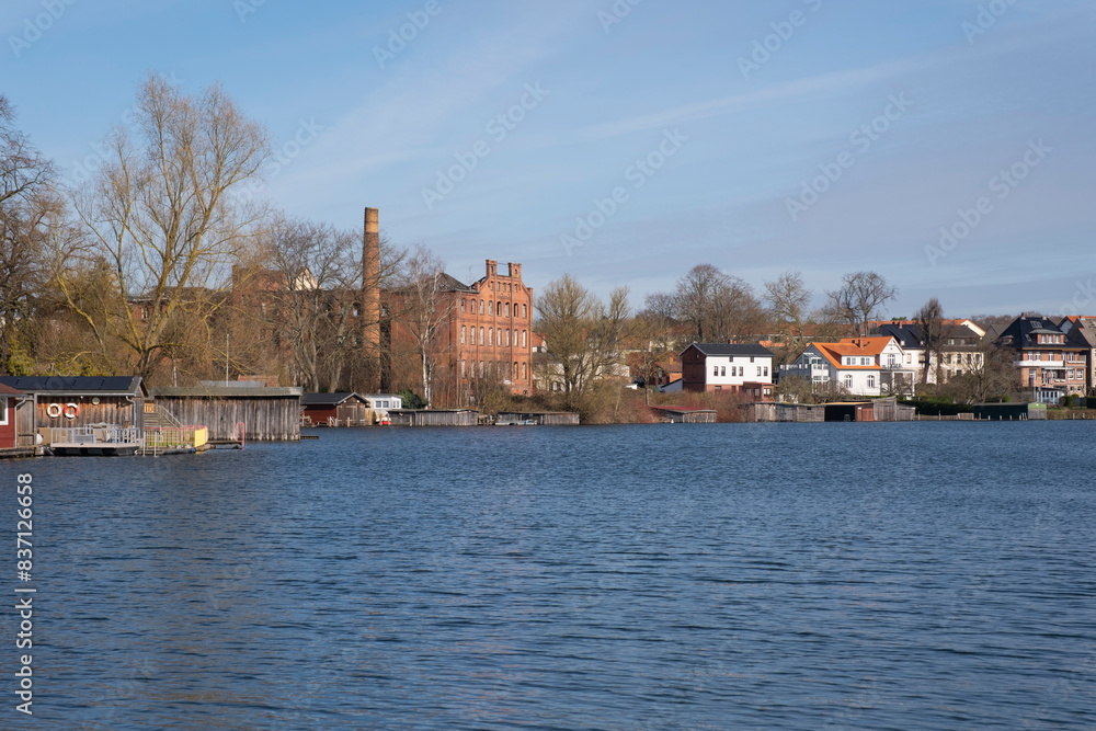 Fototapeta premium Panorama am Malcower See, Malchow, Inselstadt, Mecklenburgische Seenplatte, Mecklenburg, Mecklenburg-Vorpommern, Deutschland
