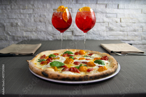 Pizza con datterino giallo e datterino rosso