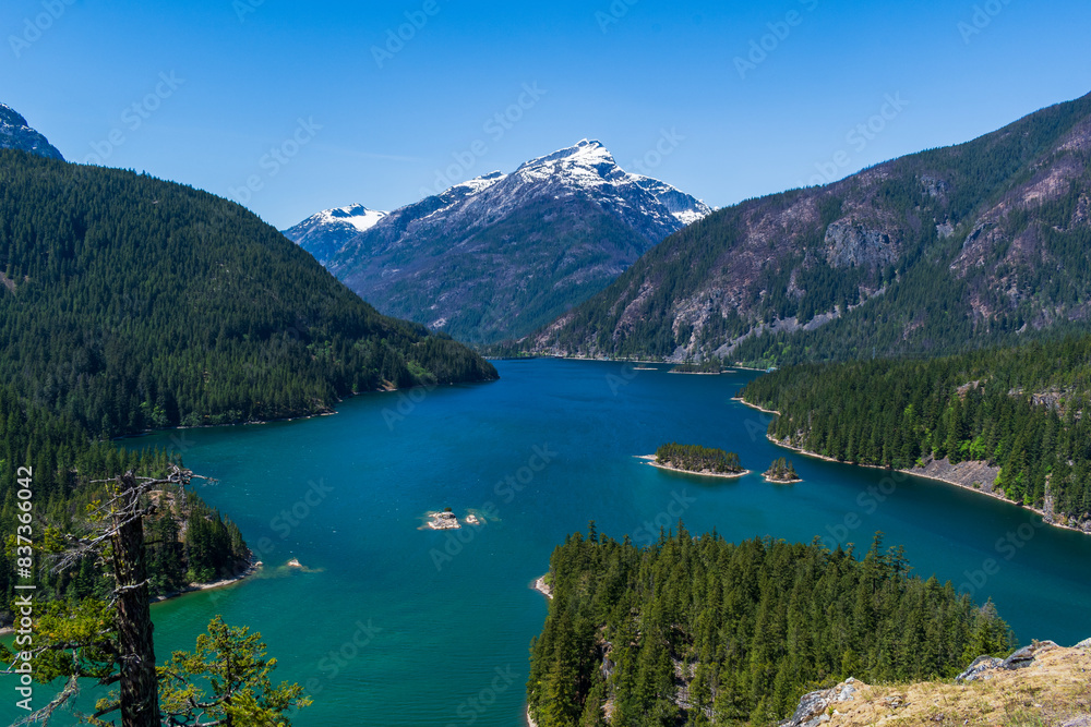 Fototapeta premium Springtime, Diablo Lake, North Cascades, Washington